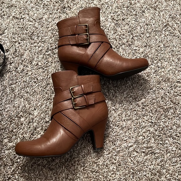 Sheikh Booties - Picture 3 of 4